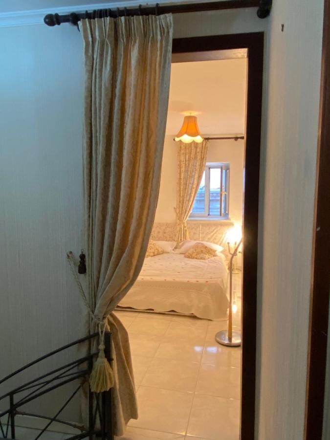 Casa Kamalei, Tra Plebiscito E Lungomare Apartment Napoli Ngoại thất bức ảnh